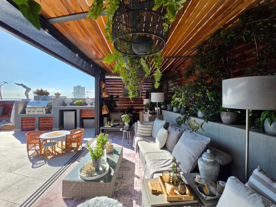3 Bedroom Property for Sale in Sea Point Western Cape